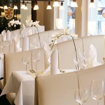 & Waldecker Hof ホテル 3*