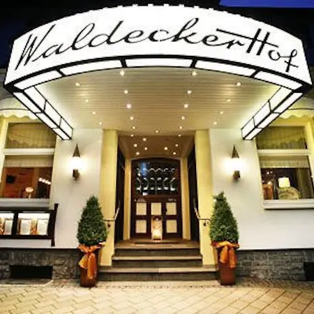 & Waldecker Hof Отель