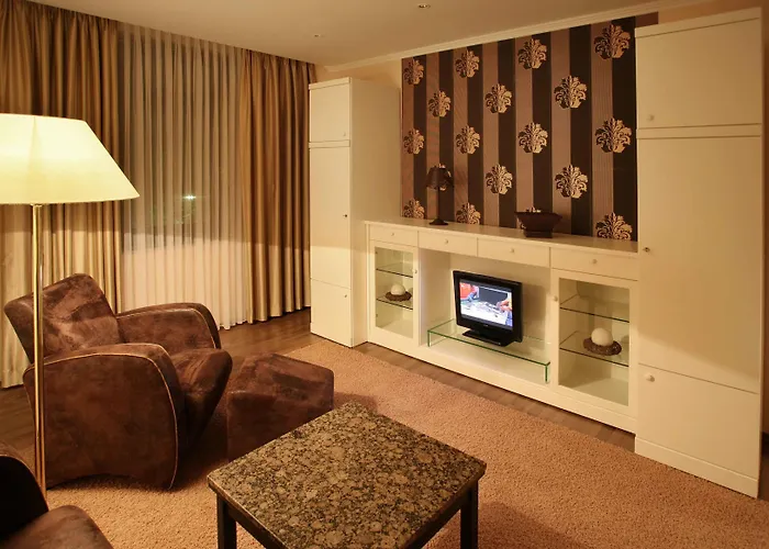 Hotel & Waldecker Hof 3*